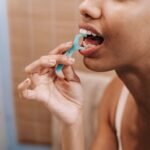 irrigador o hilo dental cuál es mejor - Sonrisa Perfecta